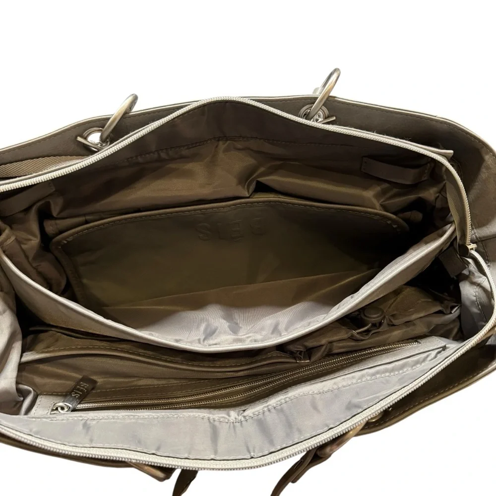 BEIS The Diaper Bag in Gray - Picture 11 of 16